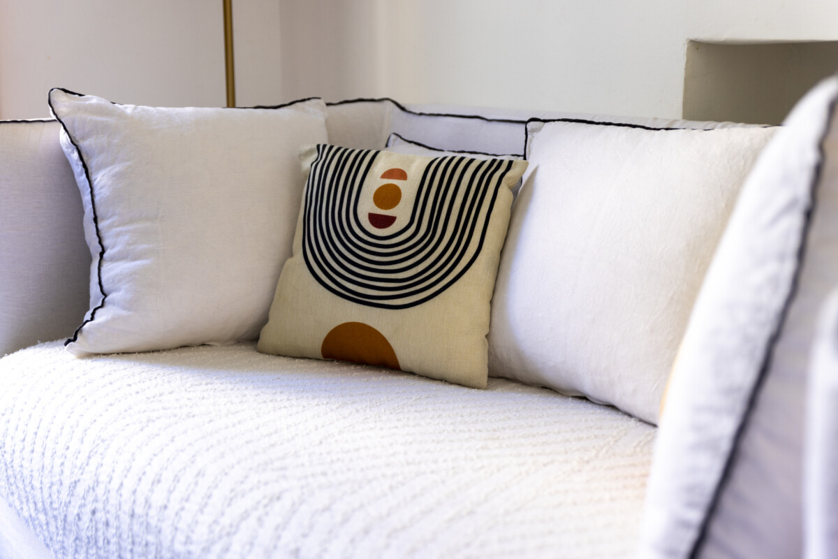 Canapé-lit Herriot 5 Brive – Couchage confortable avec coussins décoratifs style moderne